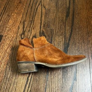Steve Madden phoenix size 8. Western style bootie